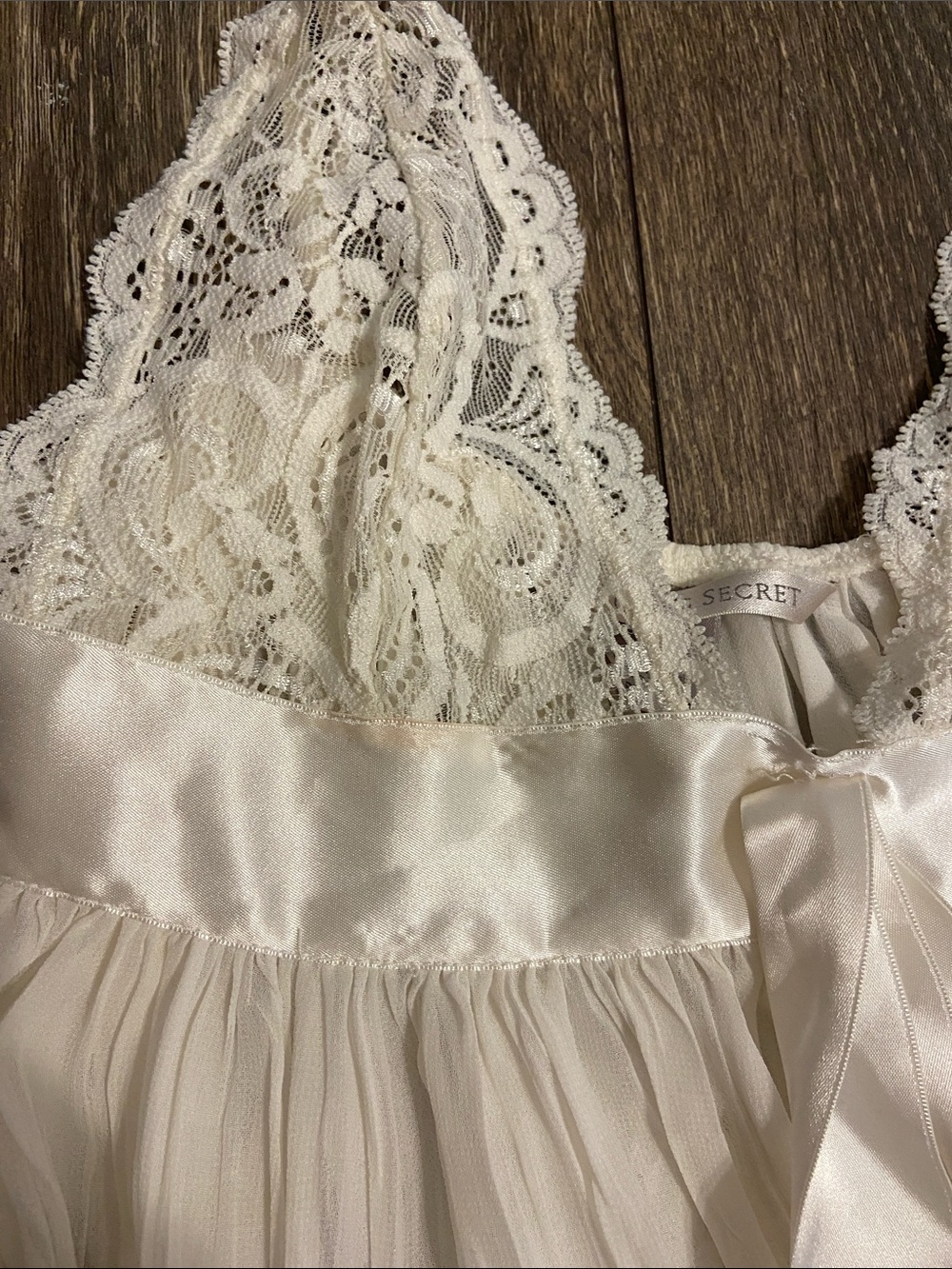 Victoria's Secret Ivory Lace & Satin Babydoll Chemise - Picture 2 of 4